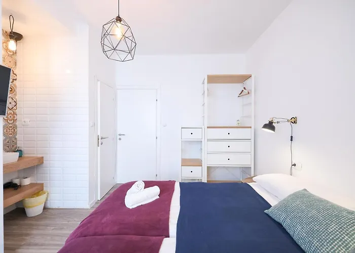 Lopwi Old Town Ground Floor Pensjonat