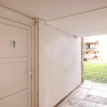 Lopwi Old Town Ground Floor Πανσιόν