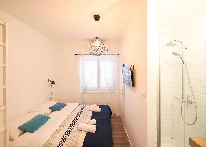 Pensionat Lopwi Old Town Ground Floor 3*