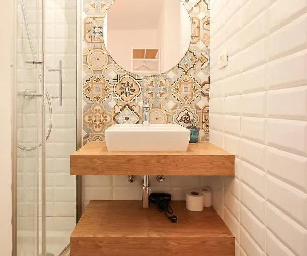 Lopwi Old Town Ground Floor